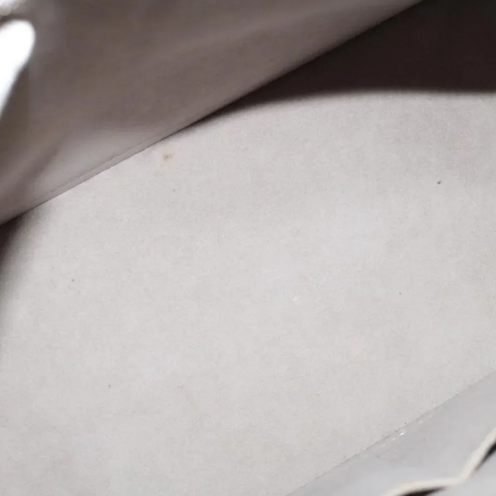 Louis Vuitton Alma Handbag - Picture 5 of 14